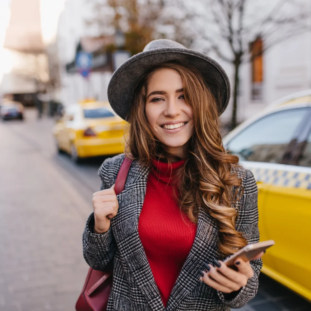 pretty-pale-lady-casual-attire-hurrying-job-autumn-morning-min
